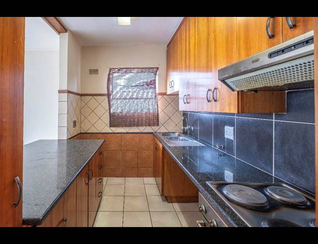 1 BEDROOM APARTMENT FOR SALE IN MALVERN EAST EXT